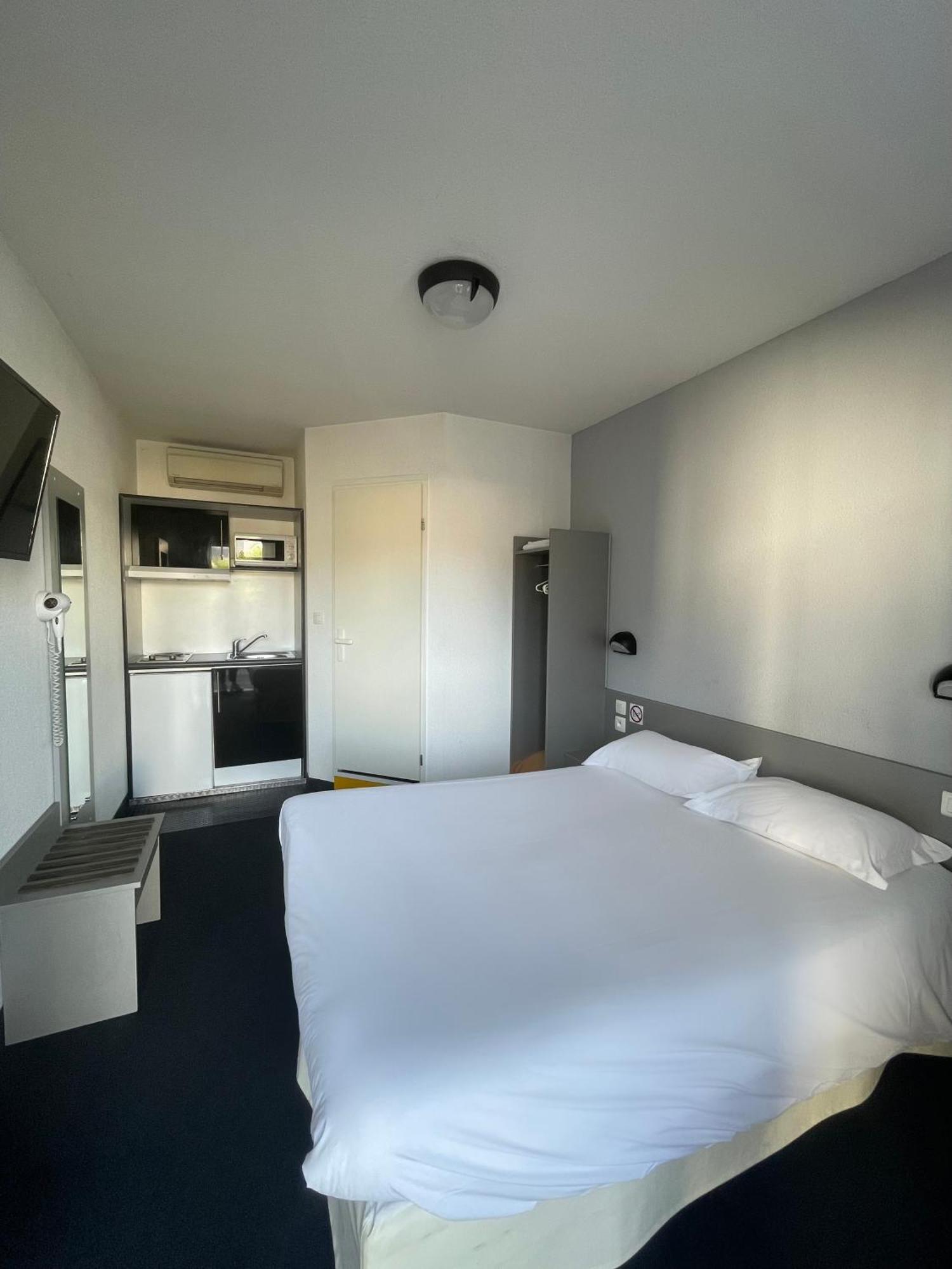 Brit Hotel Marvejols Cameră foto